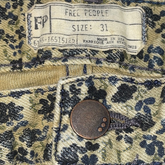 EUC Free People Mustard Yellow & Navy Floral Crop Ankle Jeans Size 31 - Picture 2 of 7